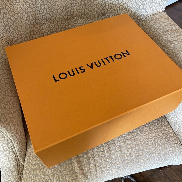 AUTHENTIC Louis Vuitton Graceful MM Handbag - Picture 8 of 11